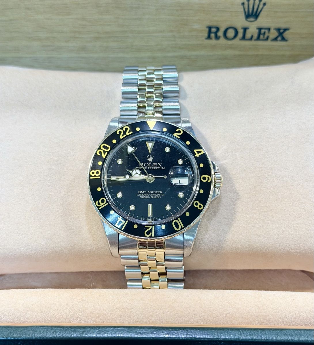 Rolex Uhren: Rolex GMT Master Nipple Dial Fullset 1982 – Gebraucht aus Zürich von WATCHROOM