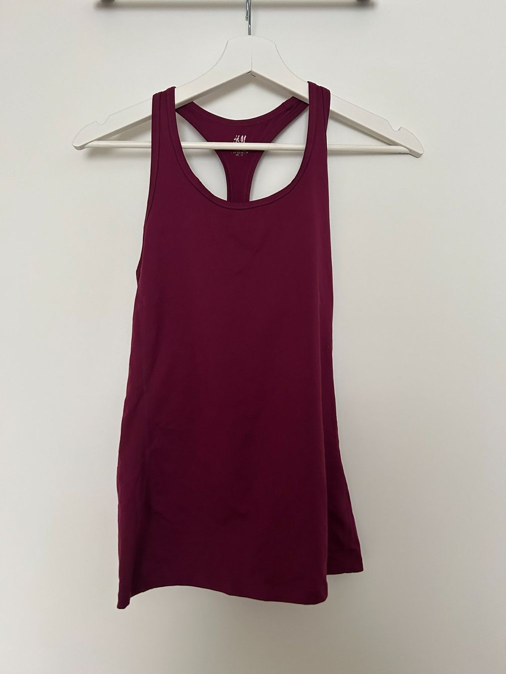 Top: Bordeauxfarbenes Sport-Top – Usato da Suberg venduto da klarsicht_91