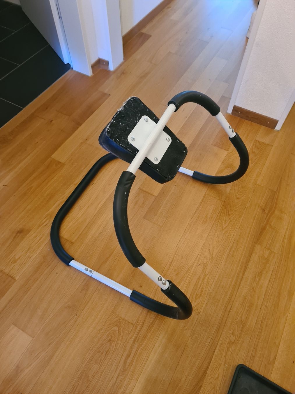 Vélos d'appartement: Bauchtrainer / Sit Up Trainer – D'occasion à Büsserach par JoHa92 3