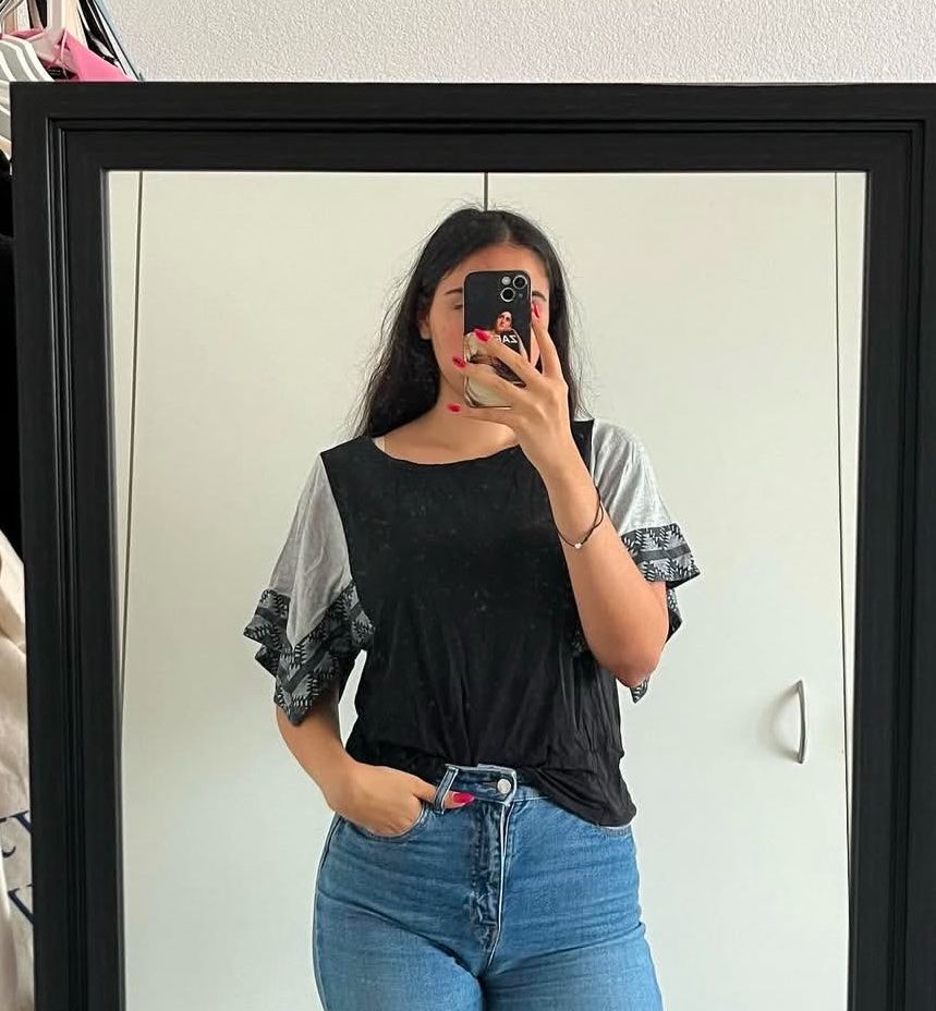 Zara Top: Top noir et gris à manches courtes zara – Usato da  venduto da