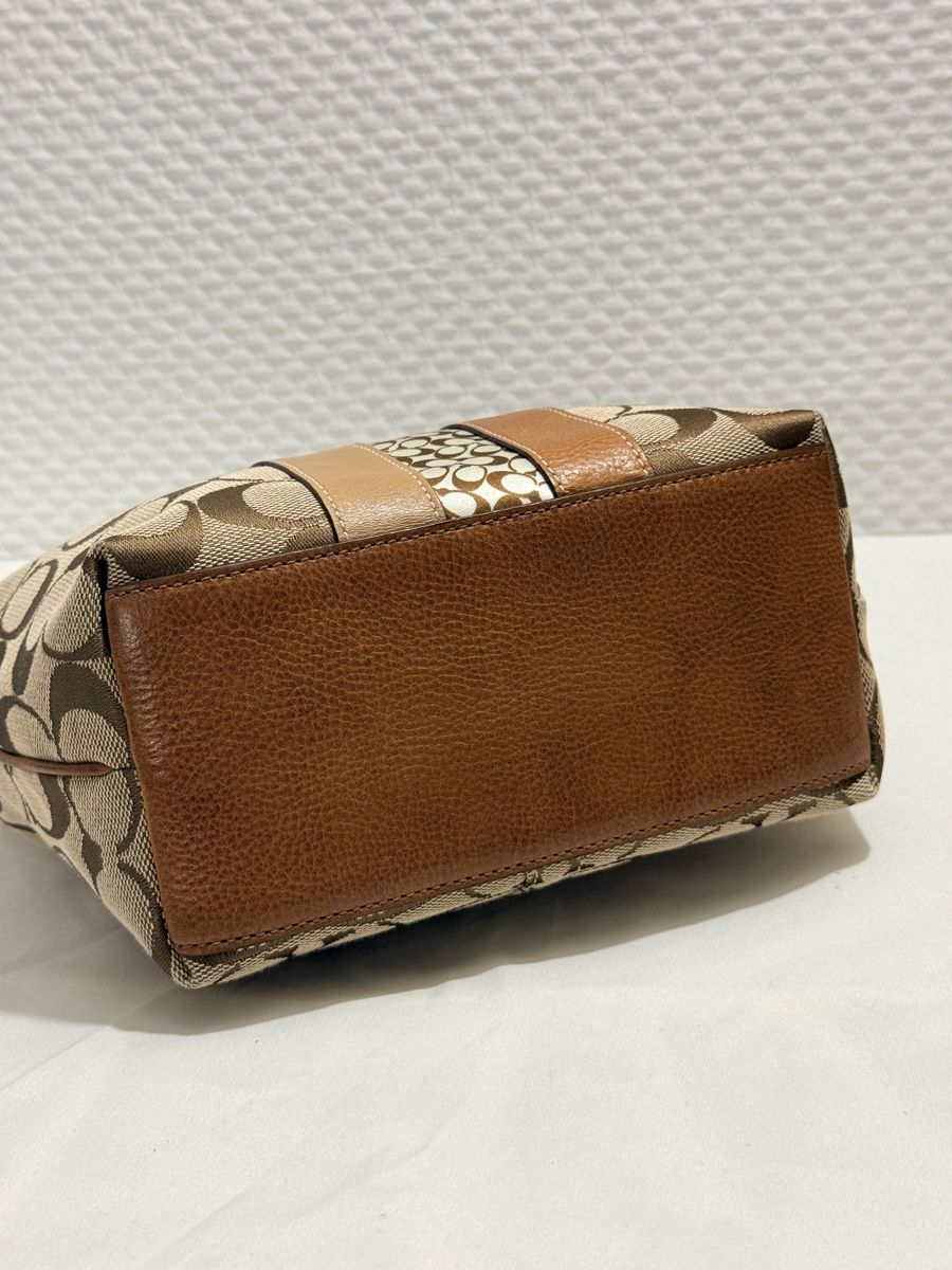 Coach Sacs femmes: Y2K Coach Pochette Mini Handbag RARE!! – D'occasion à Geneve par DarlingVintage 6
