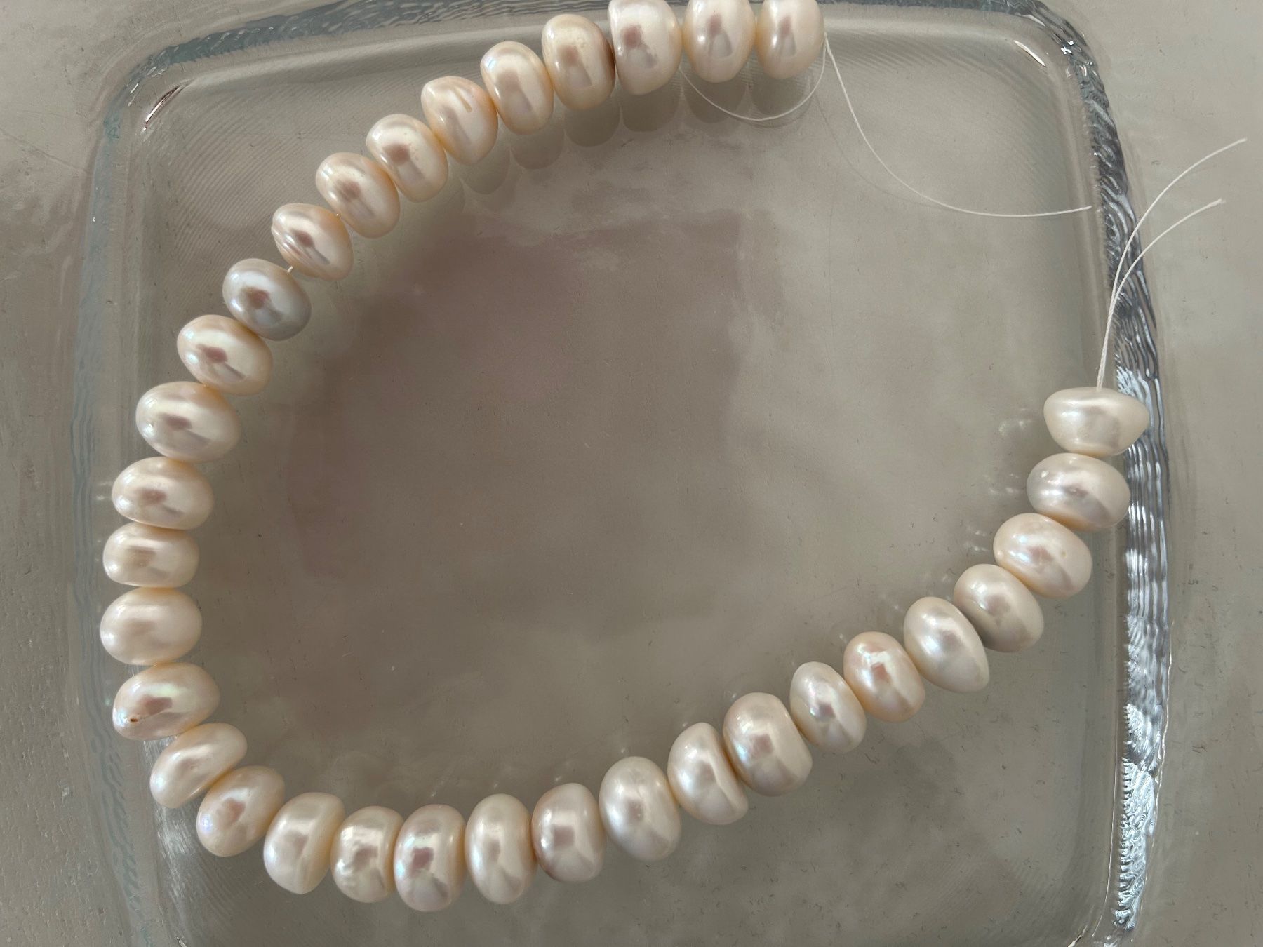Perle (finte): 1 Strang grosse Süsswasserzuchtperlen Button – Nuovo (secondo la descrizione) da Glashütten venduto da ganadora
