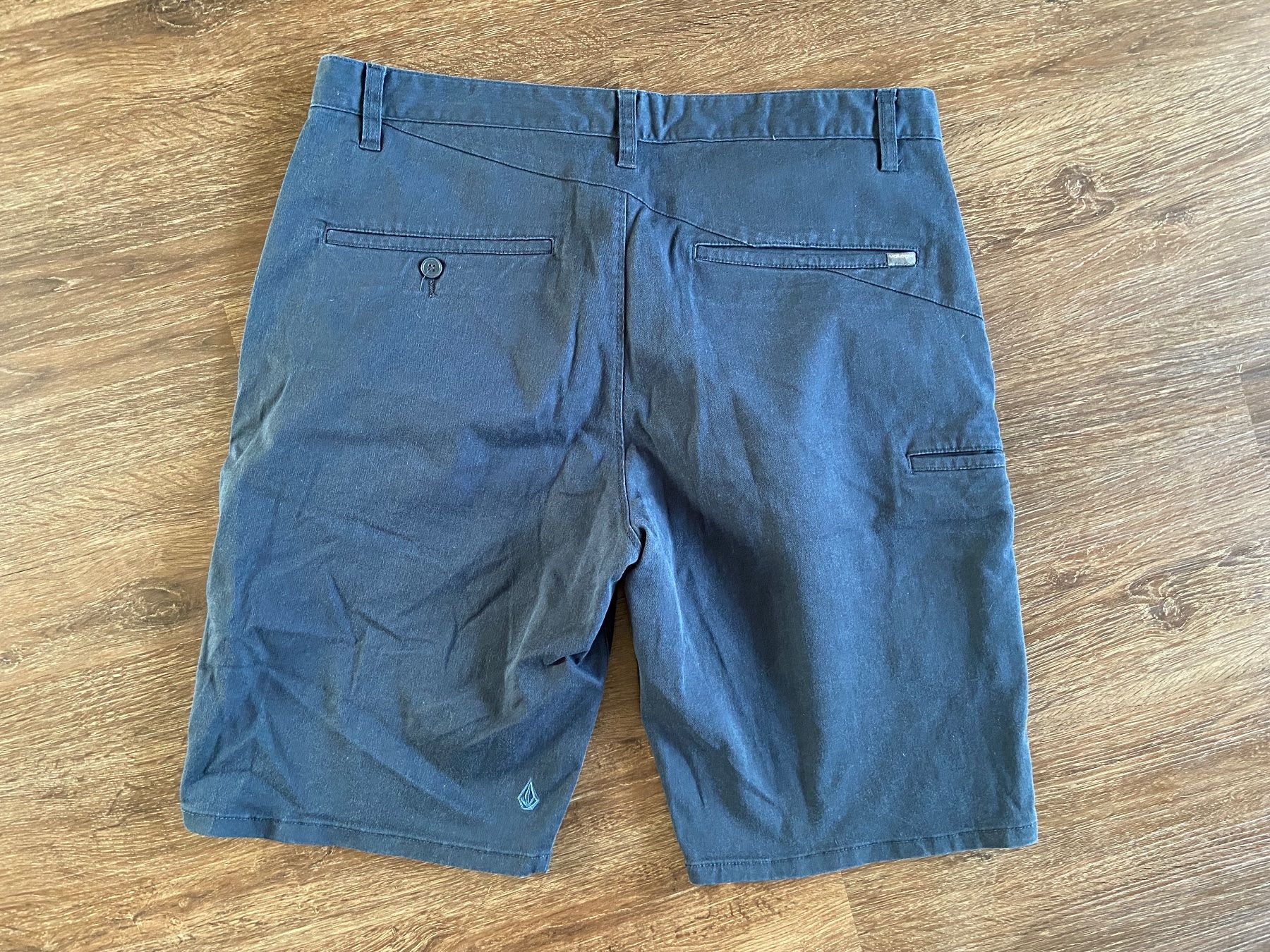 Volcom Pantaloni: Volcom Shorts Gr. 34 – Usato da Muttenz venduto da bargain_hunter 2