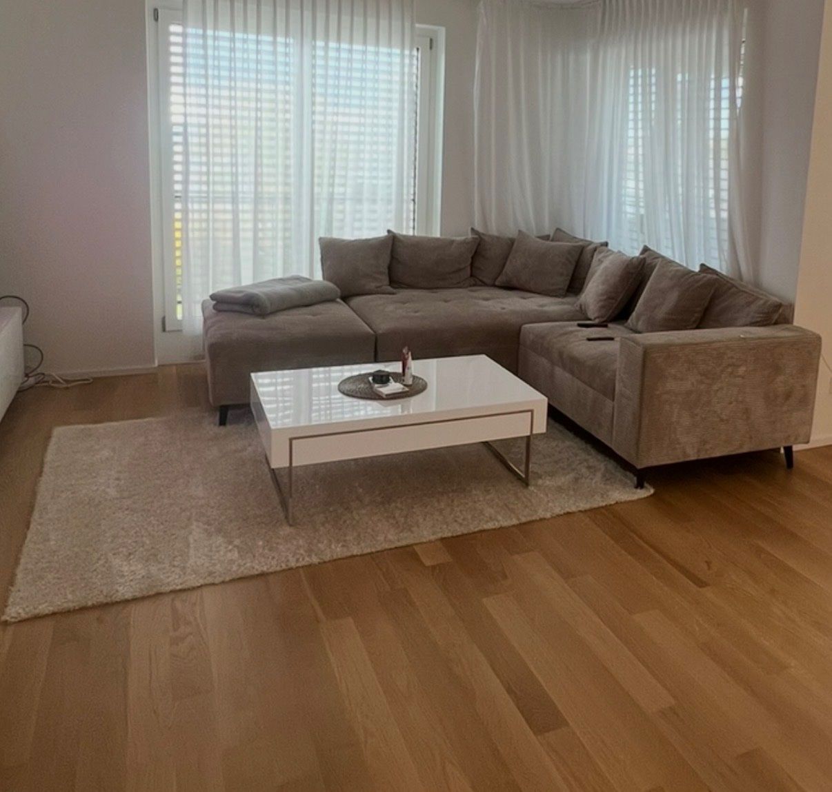 Pfister Tavoli: Couch Tisch inklusive Teppich – Usato da Wetzikon ZH venduto da luca1291lkkl