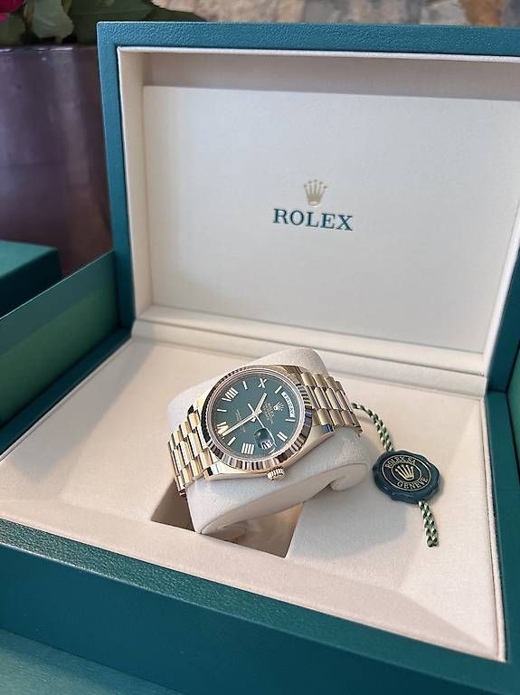 Rolex Orologi: Rolex Day Date 40 Yellow Gold – Nuovo e nell'imballaggio originale da Biel-Bienne venduto da fer_7gy5 1