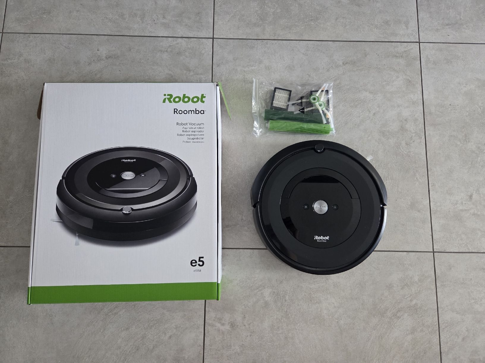 Irobot Aspirapolveri & Accessori: iRobot Roomba e5 e5158 mit Ladestation, Ersatzteilen und OVP – Usato da Dagmersellen venduto da Jasmina_lina