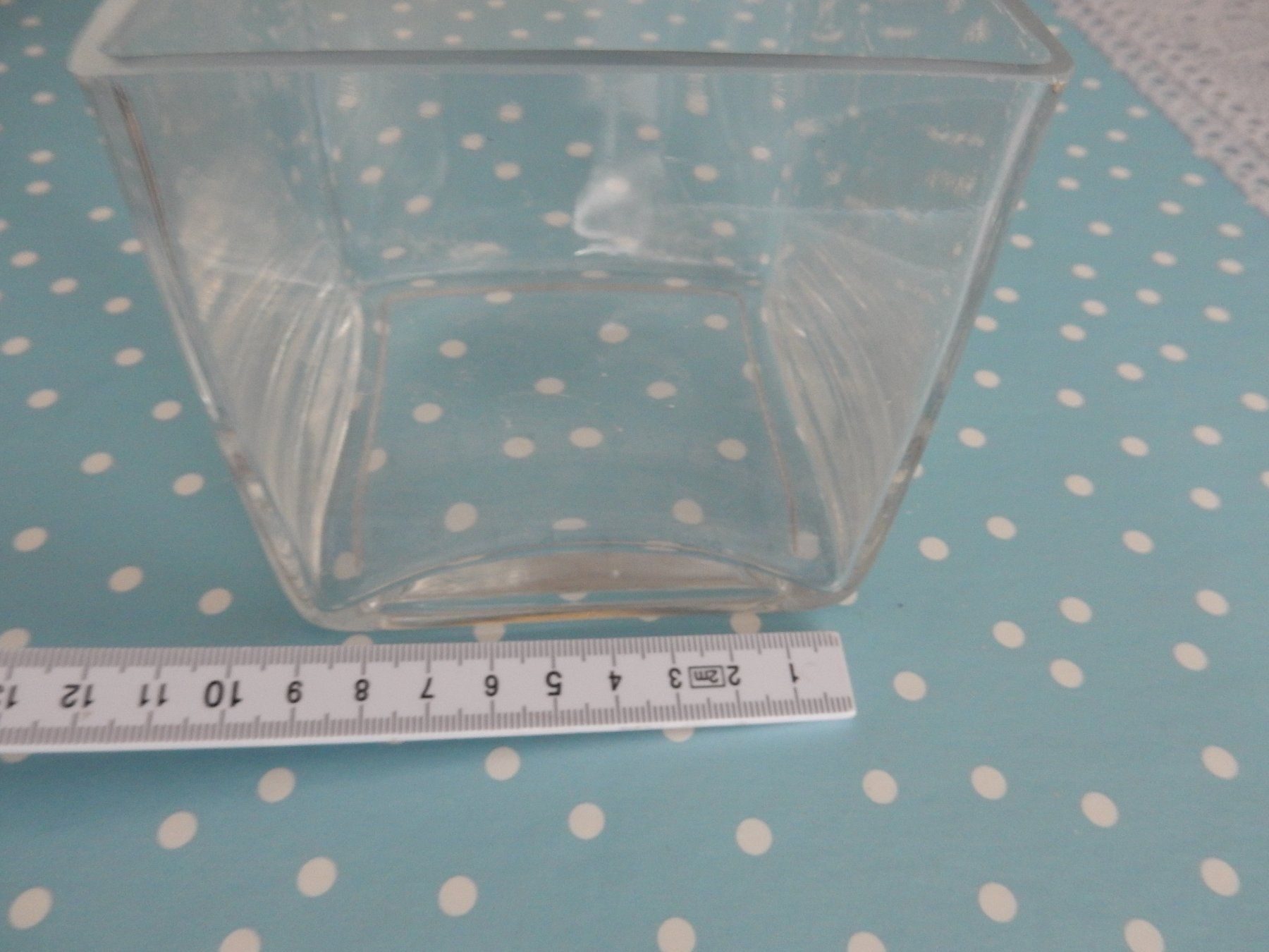 Ciotole: ältere Glas-Schale oder Vase quadratisch durchsichtiges Glas – Usato da Jona venduto da simongarden 4