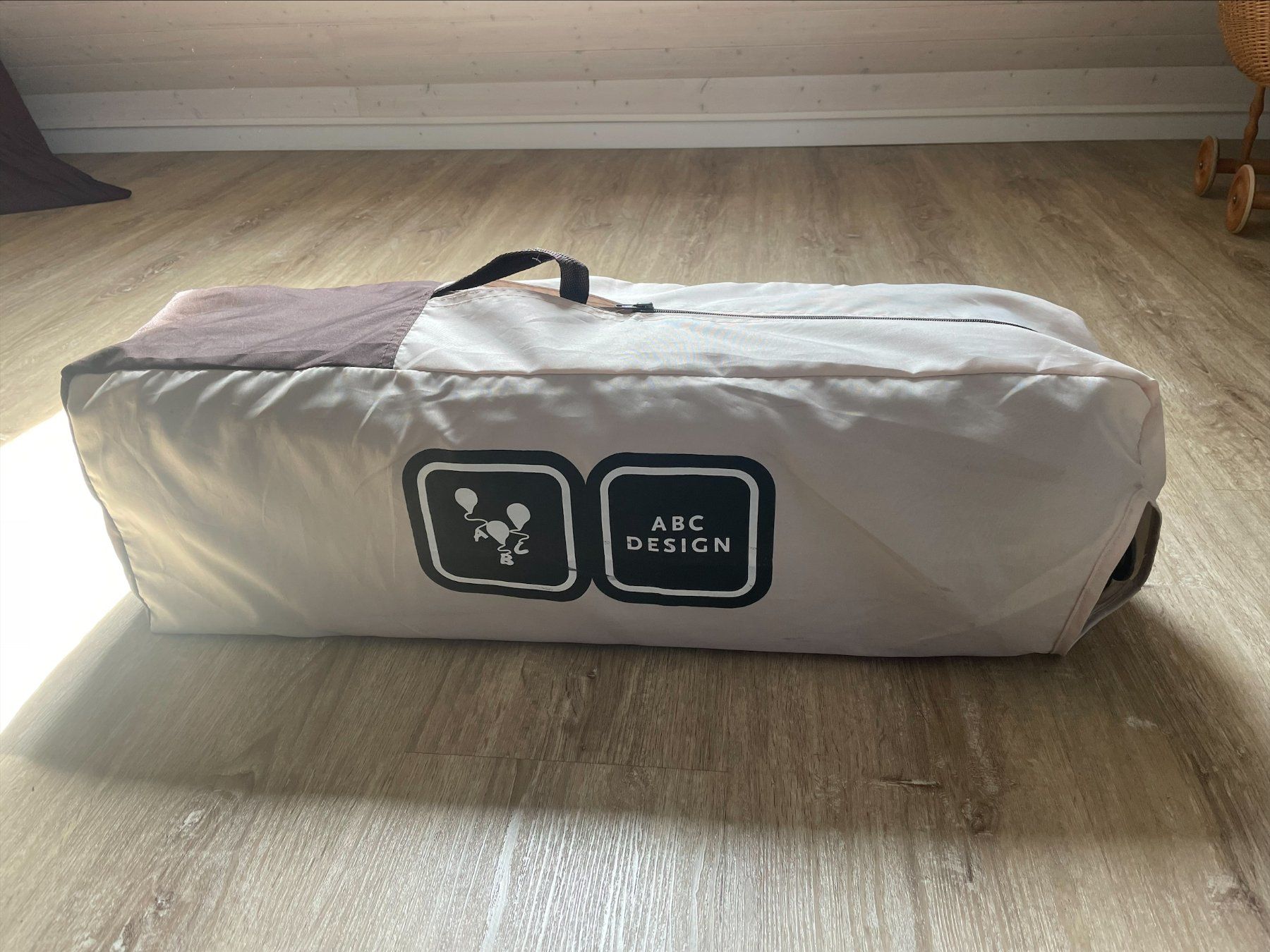 Betten: Kinder Reisebett 120x60cm ABC-Design – Gebraucht aus Ermenswil von Schwaeble70