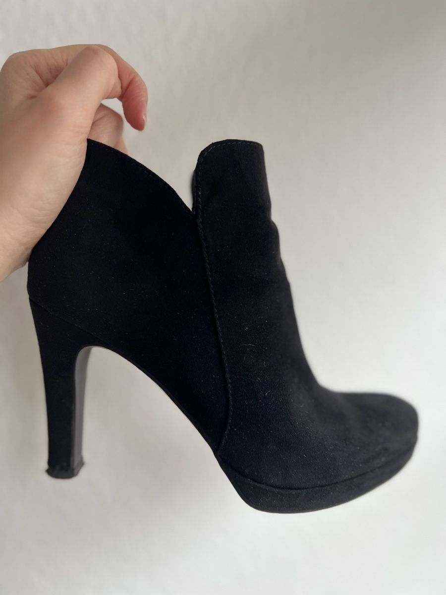 Tamaris Scarpe da donna: Tamaris booties 37 size – Usato da Basel venduto da kar_5fvf 5