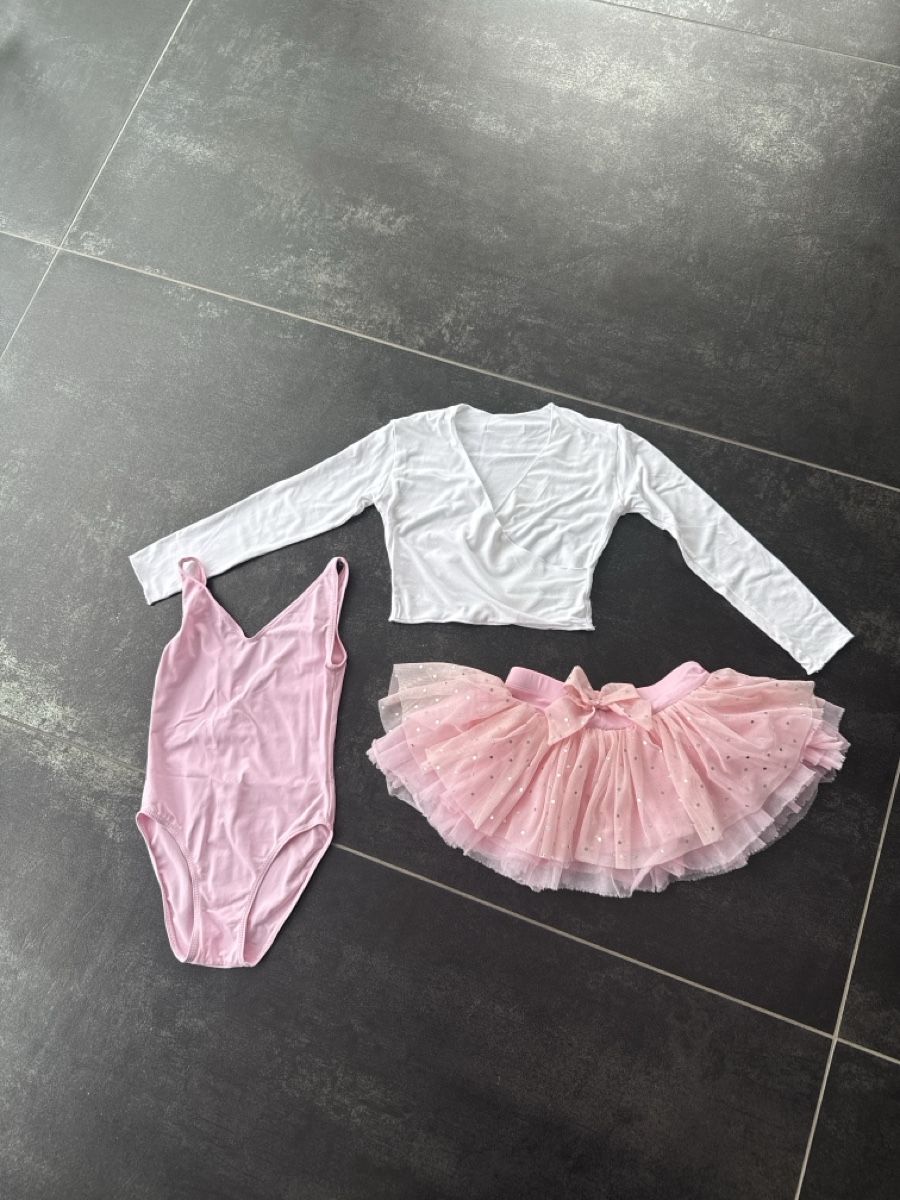 Lotti & Set di vestiti: Ballettbekleidung Set 3 teilig – Usato da Hindelbank venduto da Bstalder