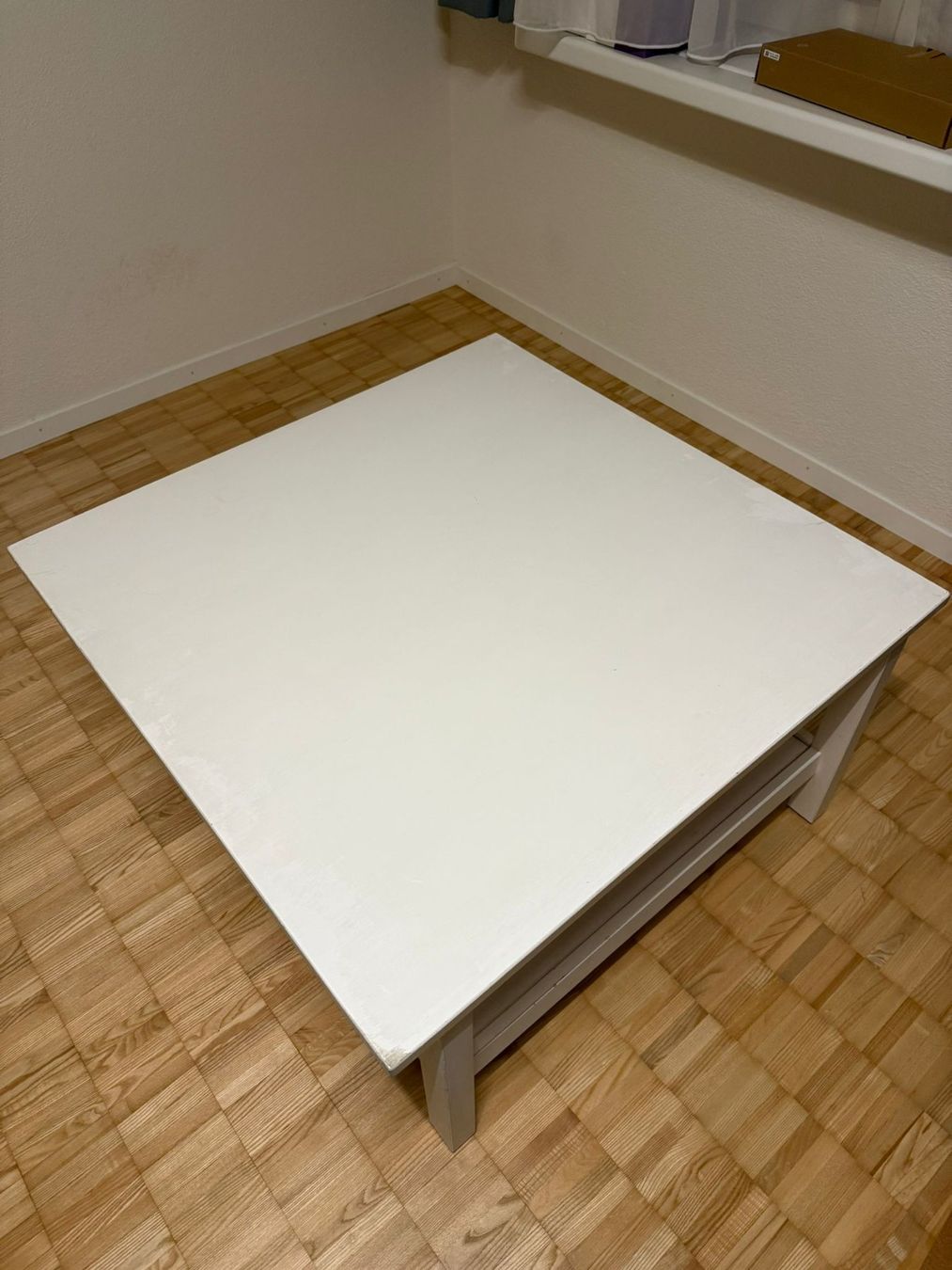 Ikea Tavoli: White Wooden Coffee Table - 90x90x46cm – Usato da Oberengstringen venduto da Palibal 1