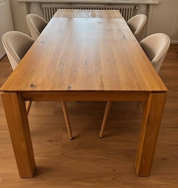 Tavoli: Tisch Holz massiv mit 4 Stühlen – Usato da Roggliswil venduto da Dreilauben