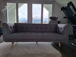 Graues Sofa, 3 - 4 plätzig, in gutem Zustand
