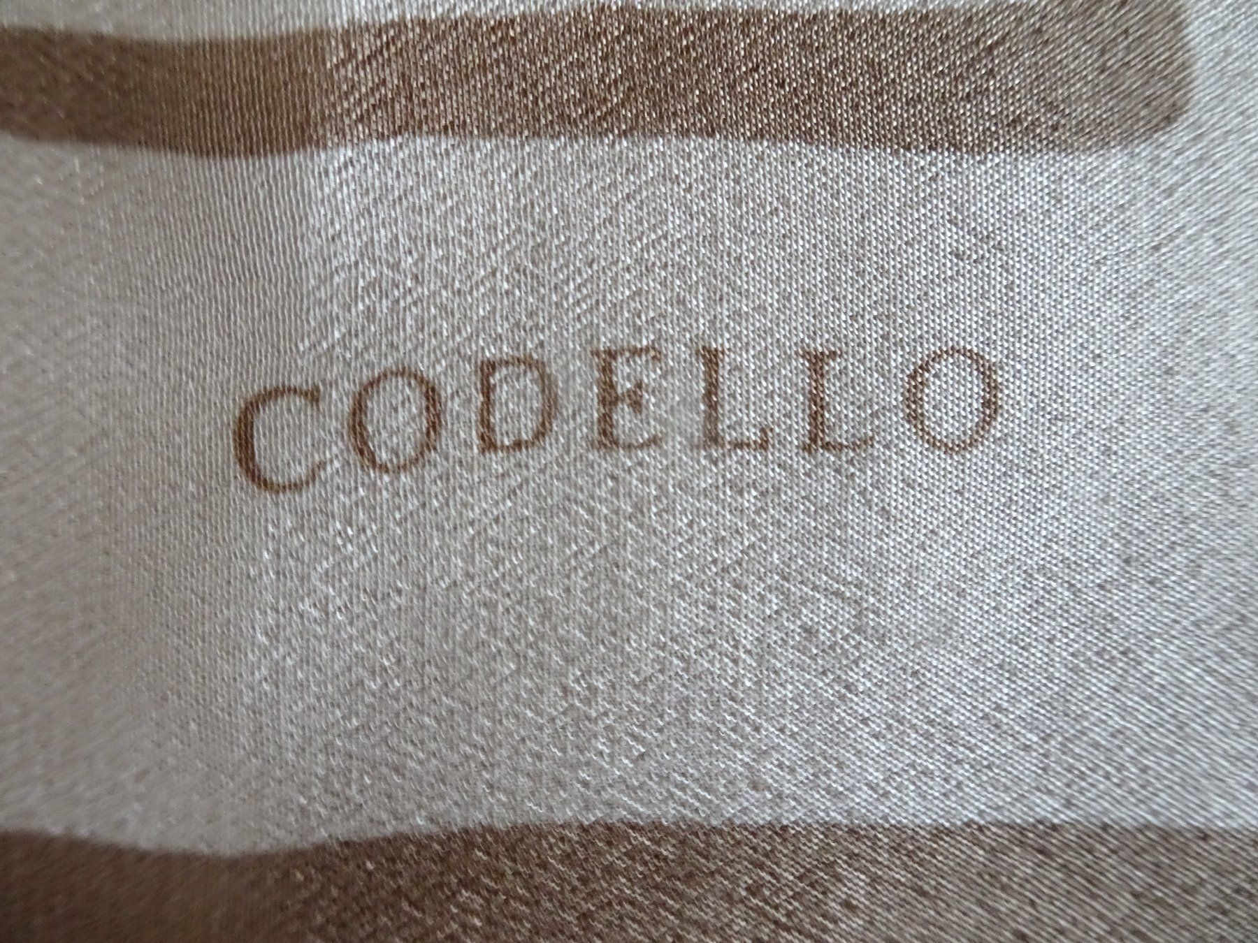 Codello Foulard & Sciarpe: Attraktives Seidentuch von Codello – Usato da männedorf venduto da purzelchen 2