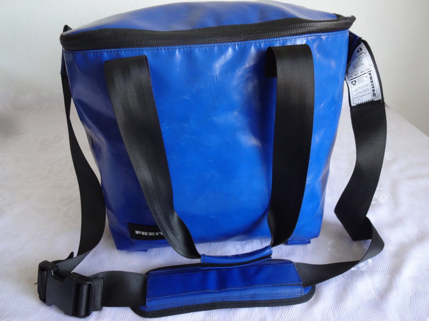 Freitag Sacs: """ FREITAG A384 """" Hand oder Umhängetasche – D'occasion à Frauenfeld par rey06 2