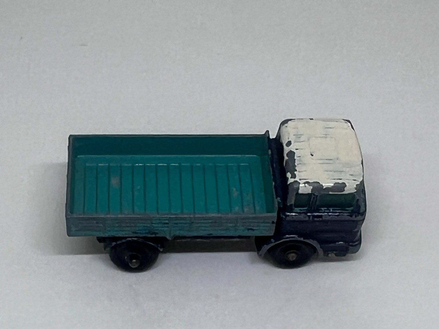 Matchbox Modellautos: Matchbox Mercedes Truck #321 – Gebraucht aus Wildegg von LaaBoutique 1