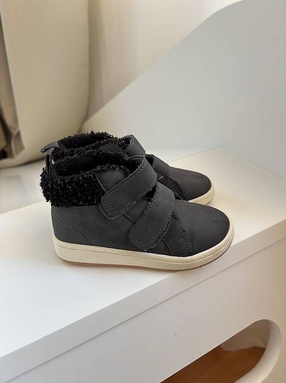 Chaussures garçon: Turnschuhe Gr.25 – D'occasion à Benken ZH par kbu_n2fl 1