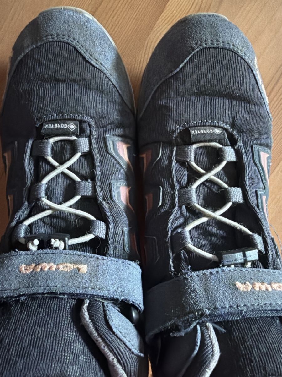 Lowa Scarpe per ragazzi: Lowa Trekkingschuhe Wanderschuhe 33 mit Goretex – Usato da Schlieren venduto da Lanzer6 3