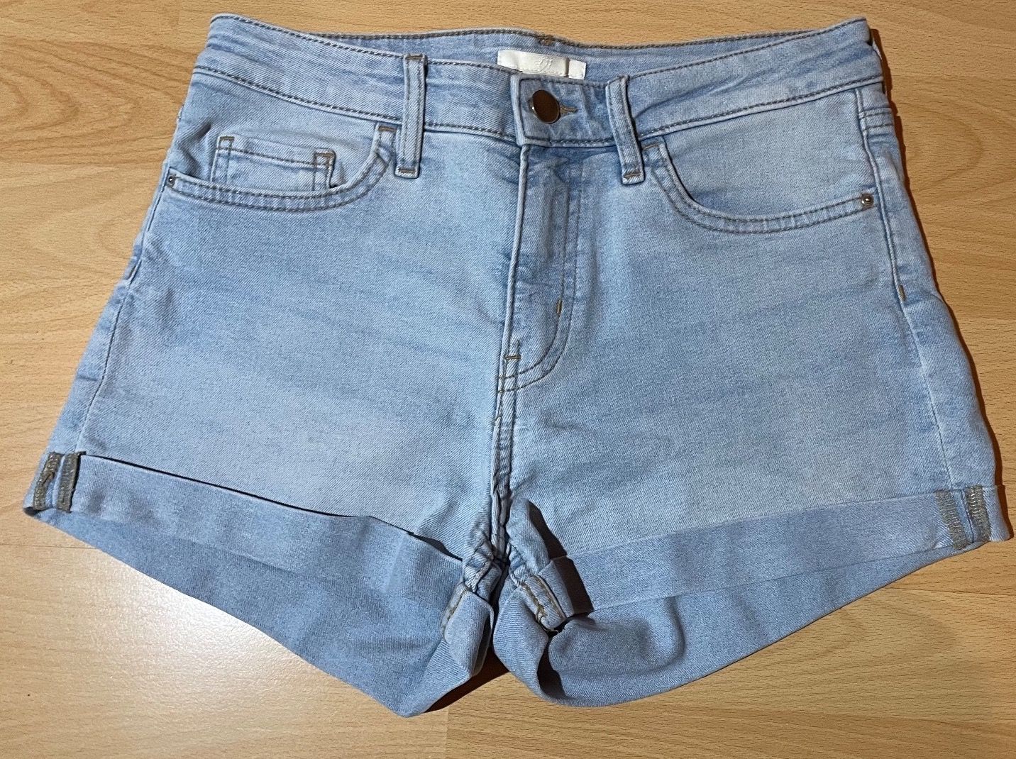H&M Jeans: Short Jeans – Usato da Chamoson venduto da daleva0204
