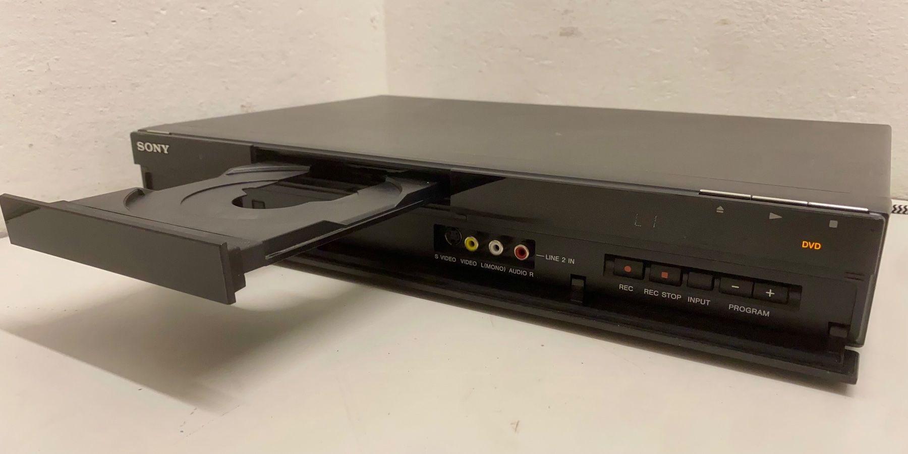 Sony Registratori: Sony DVD Recorder RDR-AT105 – Usato da Niederdorf venduto da LeptonAG 1