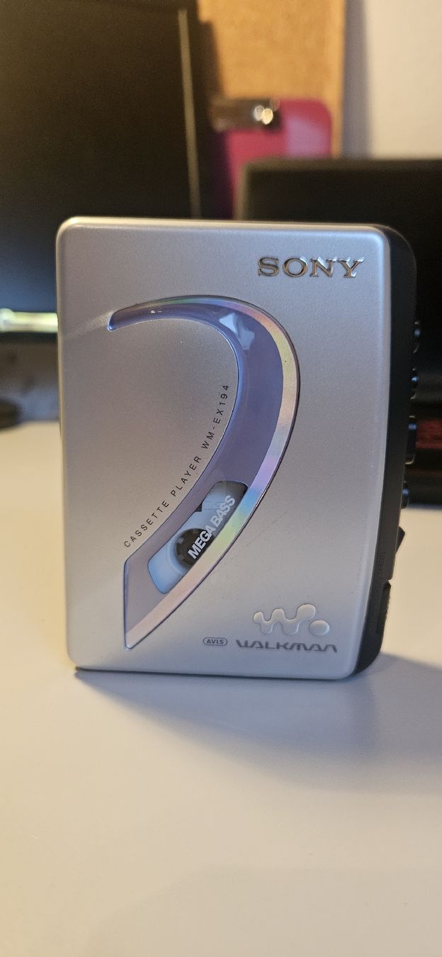 Sony Lettore multimediale portatile: Walkman Sony WM-EX194 – Difettoso da Belp venduto da Ginus85