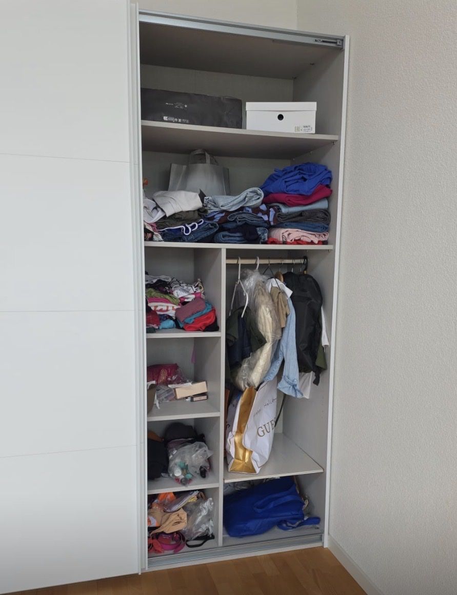 Armadi: Modern White Sliding Door Wardrobe, Great Condition! – Nuovo (secondo la descrizione) da Aesch BL venduto da kan_n6p2 1