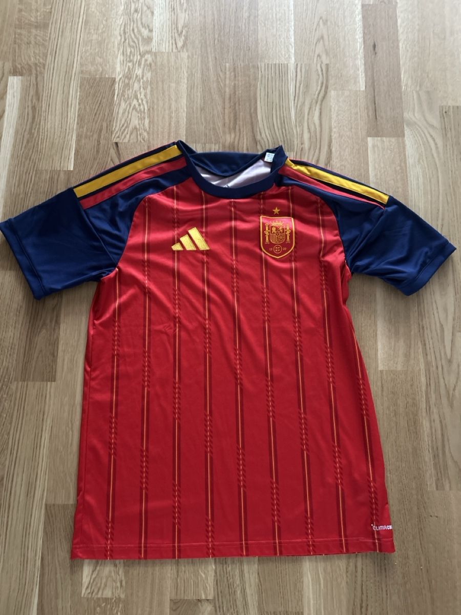 Adidas Leibchen & Hosen: Spanien Trikot Wm 2026 – Neu (gemäss Beschreibung) aus Chur von sim_5jfc