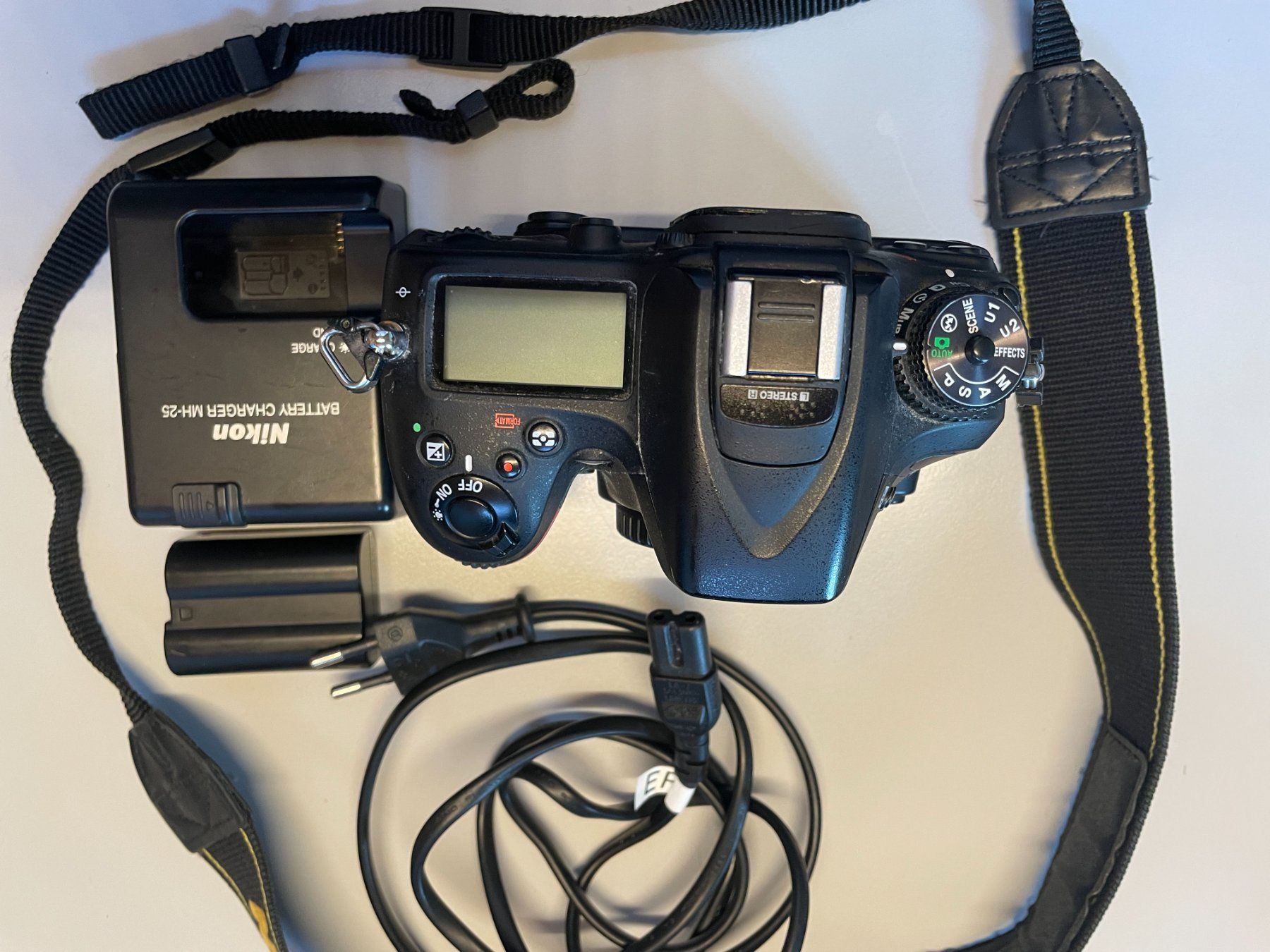Nikon Fotocamera: Nikon D7100 – Usato da Weissenburg venduto da usem_Oberland 1