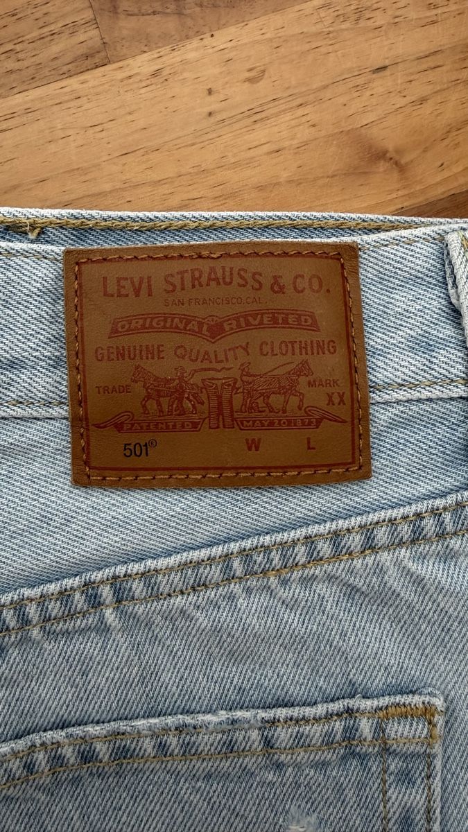 Levi's Jeans: Levis 501 Short – Usato da Au SG venduto da Carolyn72 2