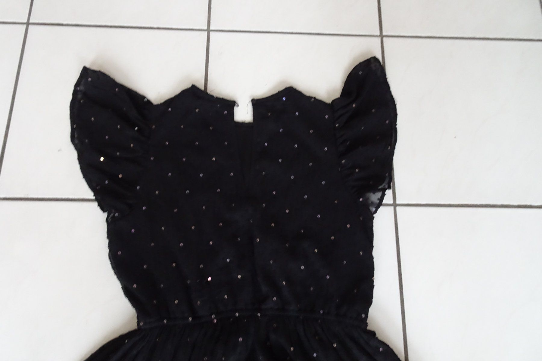 Vestiti: schwarzes Kleid mit Pailletten Gr. 38 – Usato da Strengelbach venduto da schmetterling20 3