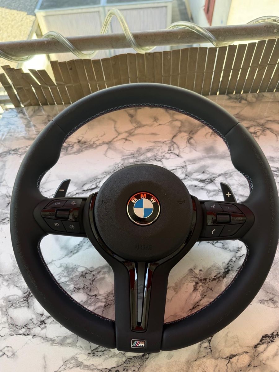 BMW Tutti pezzi di ricambio auto: Bmw F-serie Lenkrad M – Nuovo e nell'imballaggio originale da Landquart venduto da Toyota5