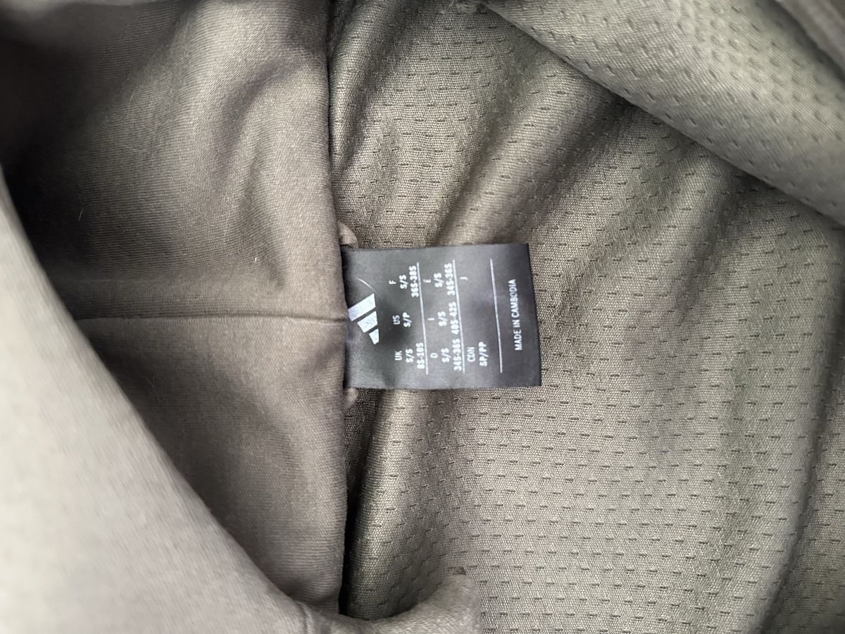 Adidas Jacken: Hoodie Adidas – Gebraucht aus Rudolfstetten von Jenna.Bananna 1