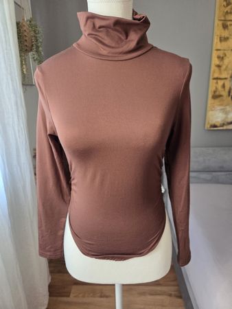 2 Rollkragen Pulli S in braun und schwarz guter Zustand