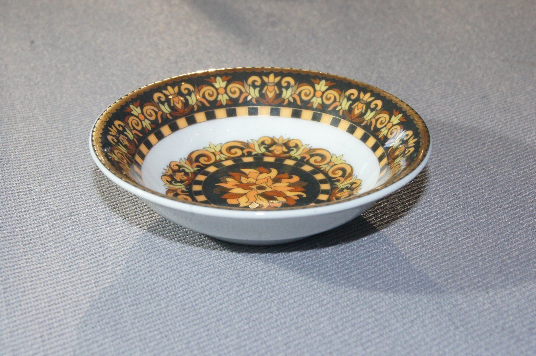 Versace Teller: Versace-Sammler-Tellerchen – Gebraucht aus Geroldswil von ARTEFACTO 1