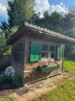  Gartenhaus Holz mit Fenster und Fensterladen