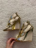 Givenchy Sandale Gr. 37 mit Keilabsatz, High Heels gold