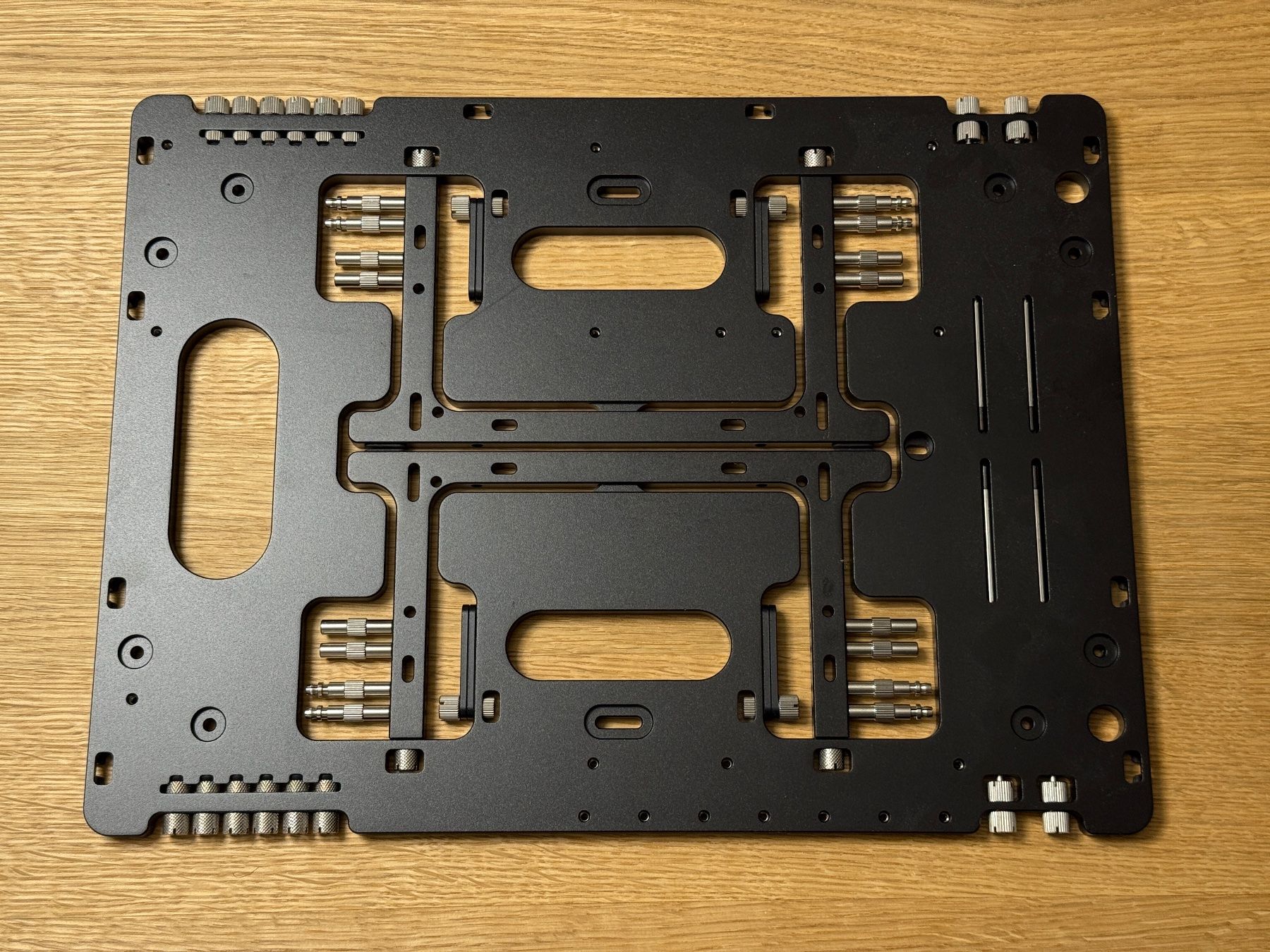 Custodie: Streacom BC1 V2 Benchtable - Schwarz – Usato da Wallisellen venduto da Art_Vendorlay 1