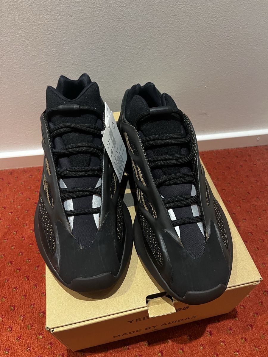 Adidas Scarpe da uomo: Yeezy 700 V3 – Nuovo e nell'imballaggio originale da Luzern venduto da 7ni_2h2r 1