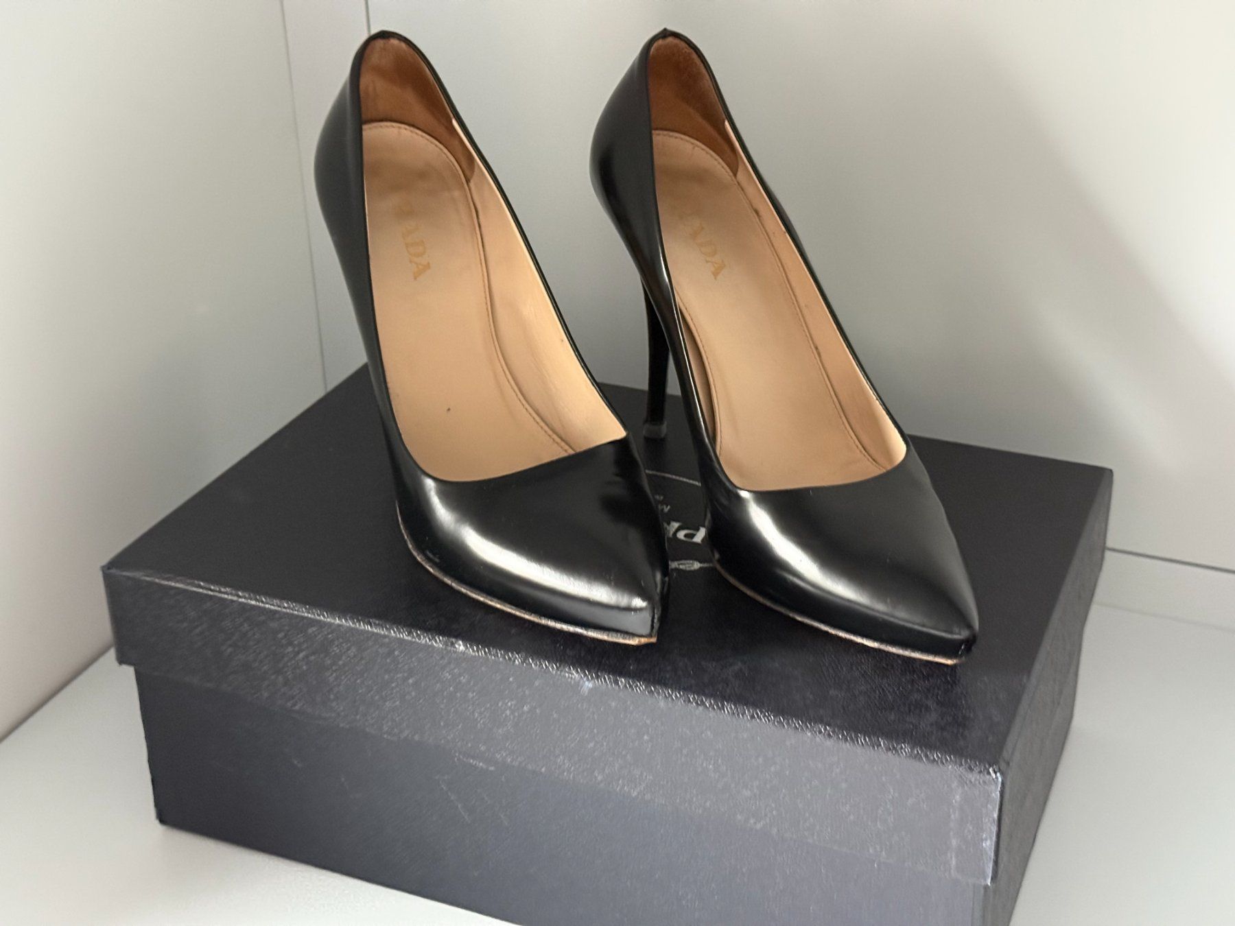 Prada Scarpe da donna: Elegante Prada High Heels, Gr. 38, Schwarz, Leder – Usato da Horgen venduto da tsp_qr5b 1