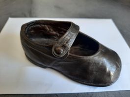 En BRONZE  Ancienne CHAUSSURE DE BÉBÉ