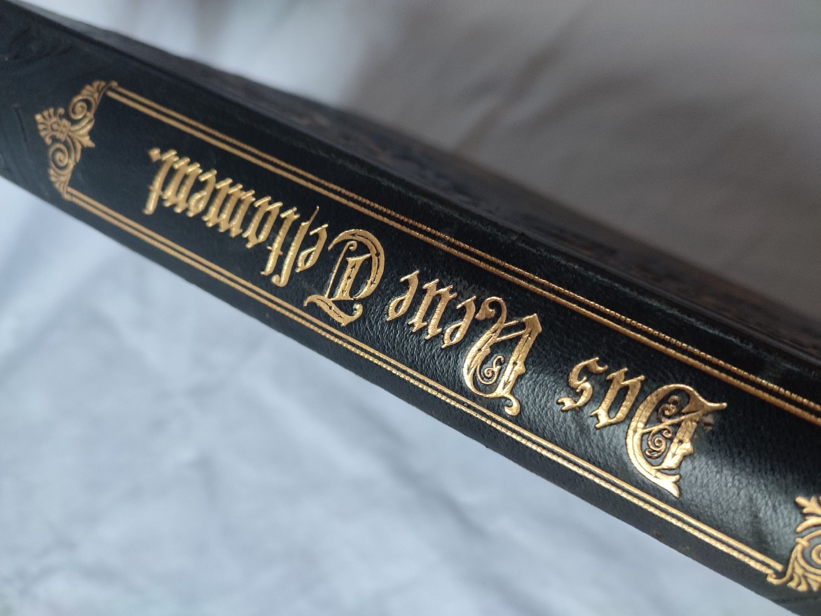 Bücher: Antike Bibel "Das Neue Testament" mit Goldschnitt – Gebraucht aus Schweizersholz von  1