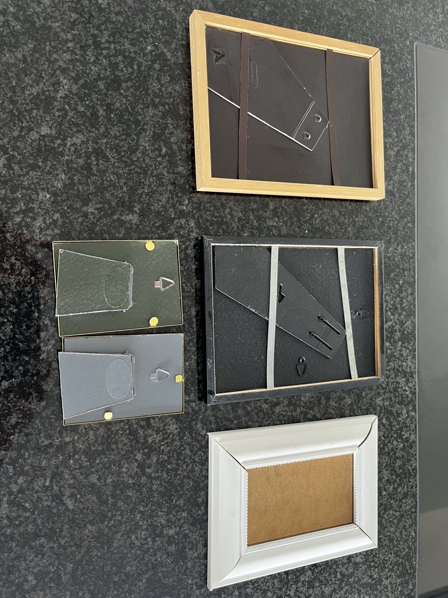 Cornici: 5 Bilderrahmen-Set, versch. Grössen, Gold, Schwarz, Weiss – Usato da Wollerau venduto da Garten1957 5