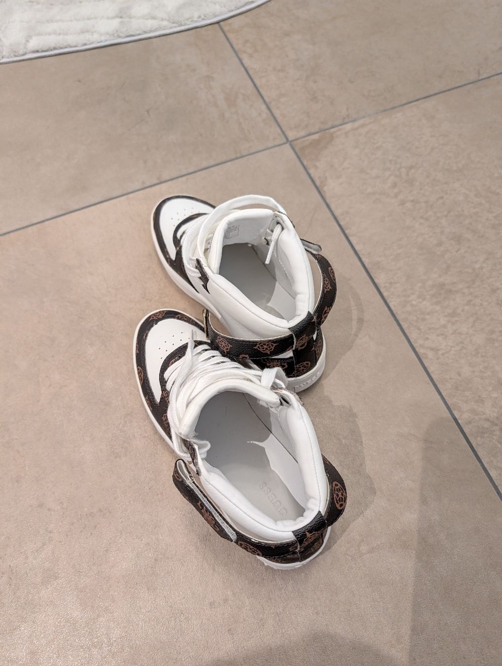 Guess Damenschuhe: Schöne GUESS Sneaker - Damen - Gr. 36 - NEU – Neu (gemäss Beschreibung) aus Vilters von rs4aholic 5