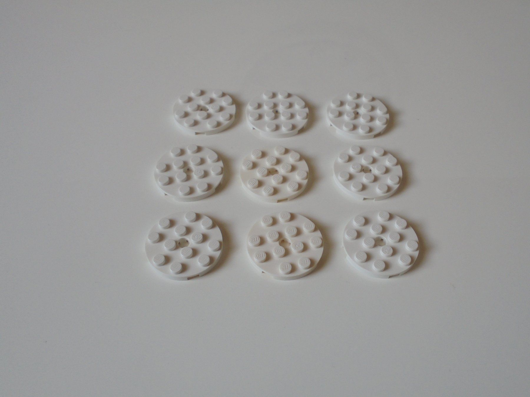 Lego Giocattoli: LEGO - 9 - GROSSE - WEISSE - RUNDSTEINE – Usato da Gelterkinden venduto da ajdt4