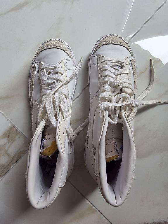 Nike Damenschuhe: Nike Blazer Mid 77 Sisterhood White – Gebraucht aus Burgdorf von J.D14 2