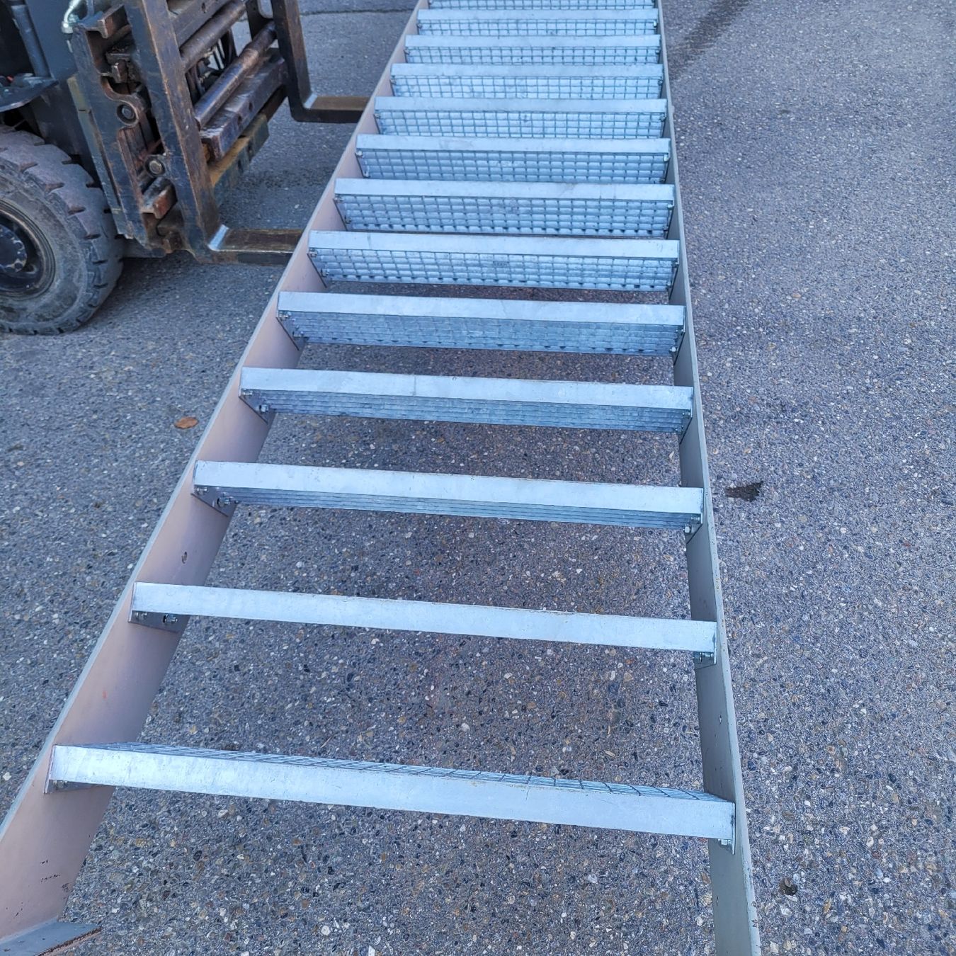 Scale: metalltreppe stahltreppe – Usato da Reichenburg venduto da AK_78 2