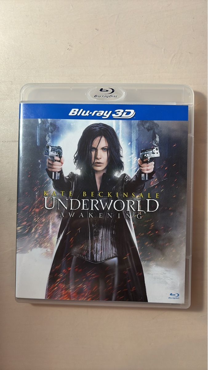 Tutti i DVDs: Underworld: Awakening - Blu-ray 3D - Top Zustand! – Usato da Ruswil venduto da Slivio_
