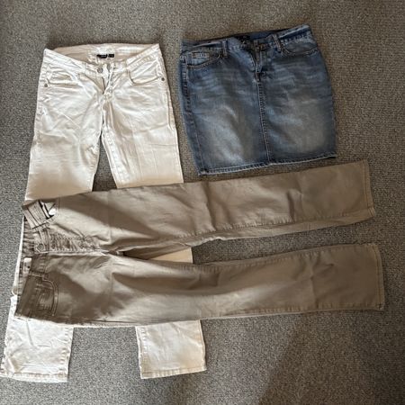 Damen Kleiderpaket: 2 Hosen und 1 Rock