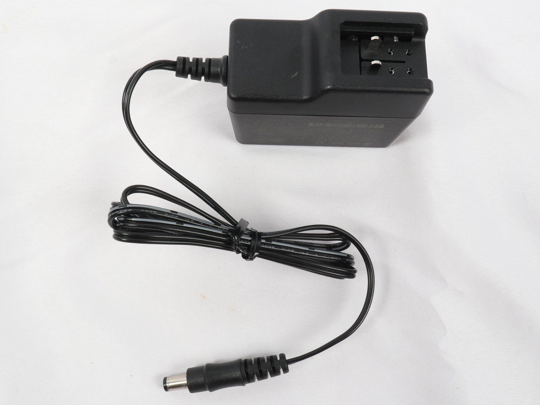 Dlink Laufwerke & Adapter: D-LINK AC Adapter PSM-12V-38-B 36 W – Neu (gemäss Beschreibung) aus Steinen von Restwert_Steinen 7