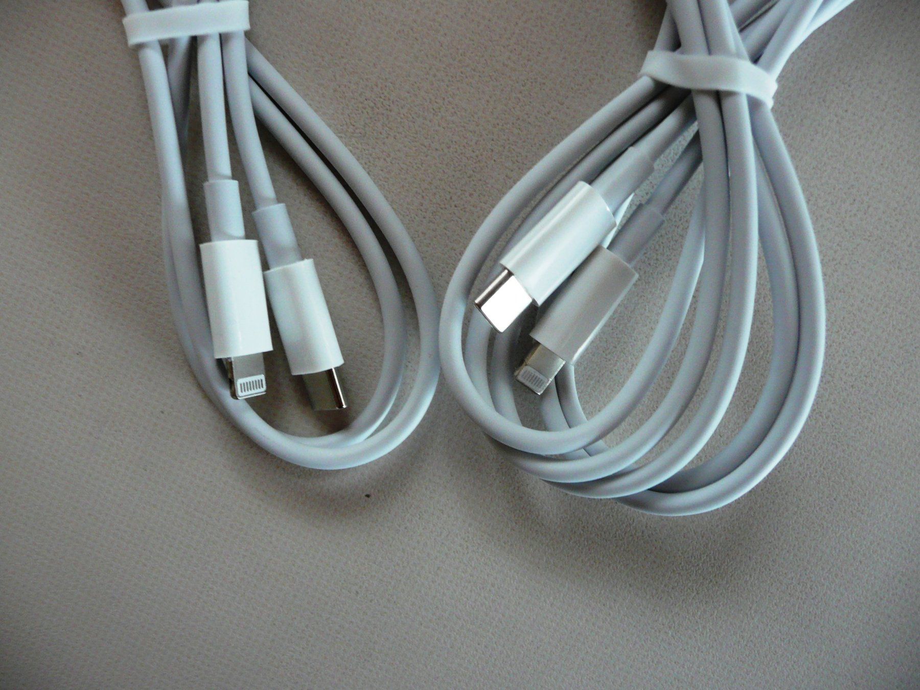 Apple Câbles: 2 Lightning-Kabel (1 & 2 Meter) mit USB-C-Anschluss – Neuf avec emballage d'origine à Zürich par zuerich00 4